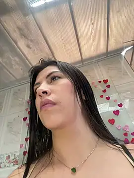 Snapshot of Alanna_atm_ chatting on 02/25/25, 03:27 Alanna atm online show from 02/25/25, 03:27