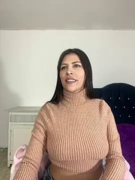 Snapshot of Alanna_atm_ chatting on 03/23/25, 01:20 Alanna atm online show from 03/23/25, 01:20