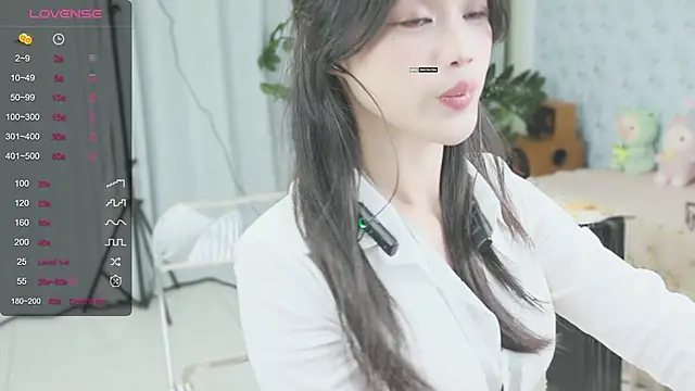  YouY  online show from 02/19/25, 12:22