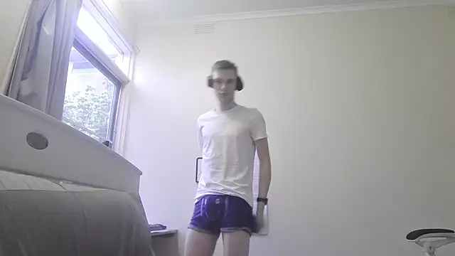 Snapshot of bluegaze6 chatting on 10/10/25, 08:30 bluegaze6 online show from 10/10/25, 08:30