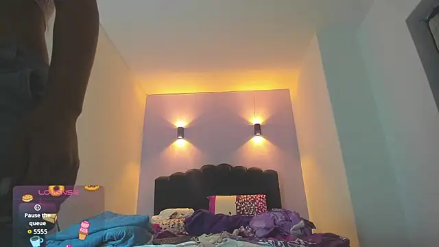 Sofia Clauss  online show from 09/19/25, 04:25