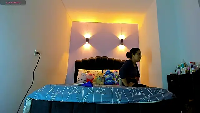 Snapshot of Sofia_Clauss_ chatting on 01/14/26, 04:07 Sofia Clauss online show from 01/14/26, 04:07