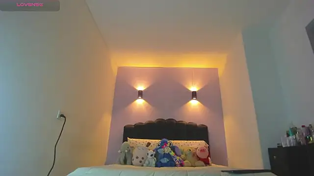 Snapshot of Sofia_Clauss_ chatting on 03/06/26, 04:42 Sofia Clauss online show from 03/06/26, 04:42