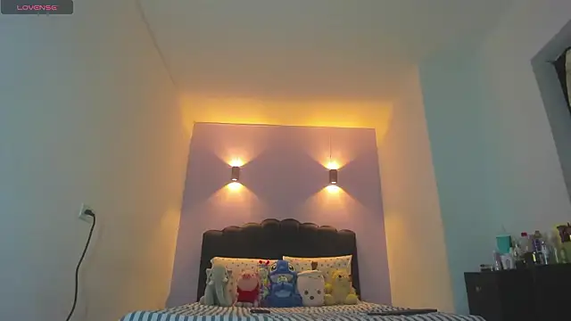Snapshot of Sofia_Clauss_ chatting on 03/11/26, 04:40 Sofia Clauss online show from 03/11/26, 04:40