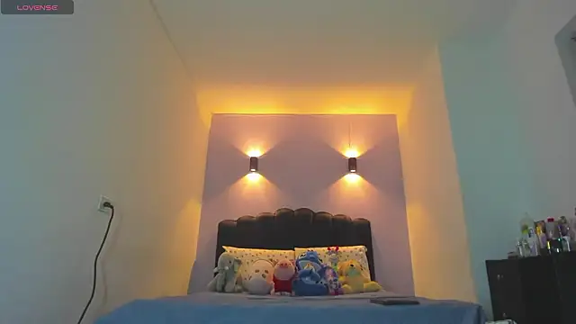 Snapshot of Sofia_Clauss_ chatting on 03/17/26, 03:55 Sofia Clauss online show from 03/17/26, 03:55
