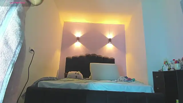 Snapshot of Sofia_Clauss_ chatting on 03/29/26, 04:34 Sofia Clauss online show from 03/29/26, 04:34