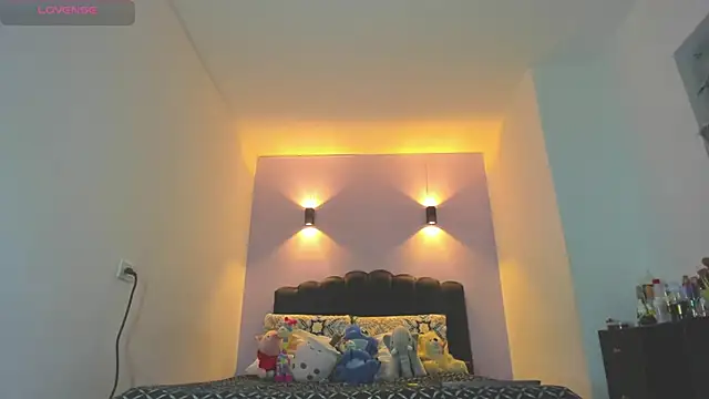 Snapshot of Sofia_Clauss_ chatting on 04/19/26, 04:34 Sofia Clauss online show from 04/19/26, 04:34