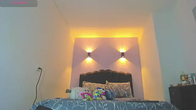 Snapshot of Sofia_Clauss_ chatting on 05/19/26, 04:19 Sofia Clauss online show from 05/19/26, 04:19