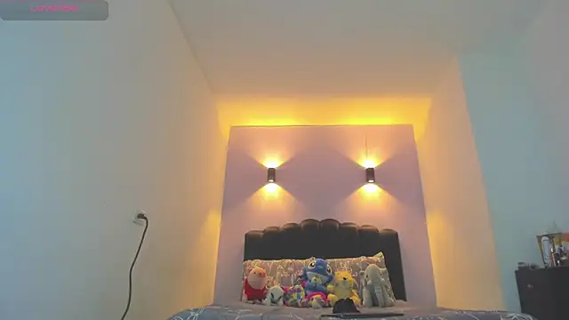 Snapshot of Sofia_Clauss_ chatting on 05/20/26, 04:07 Sofia Clauss online show from 05/20/26, 04:07