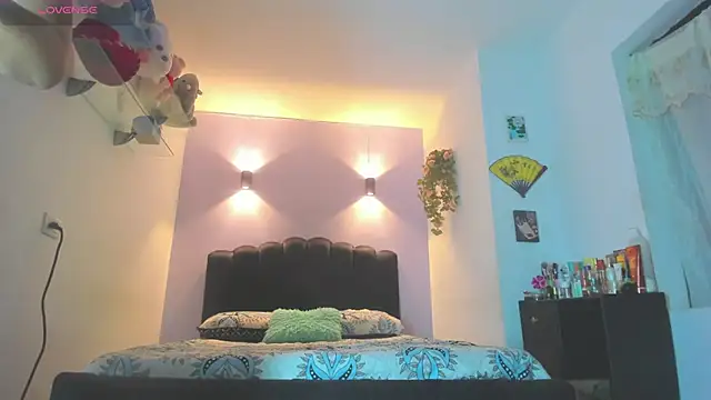 Snapshot of Sofia_Clauss_ chatting on 06/03/26, 04:15 Sofia Clauss online show from 06/03/26, 04:15
