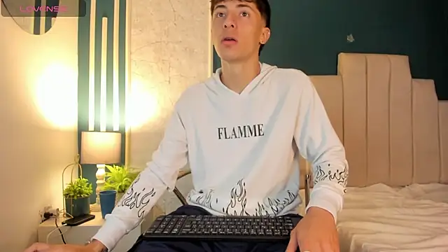 Snapshot of AlessandroDybala chatting on 12/30/24, 11:37 AlessandroDybala online show from 12/30/24, 11:37