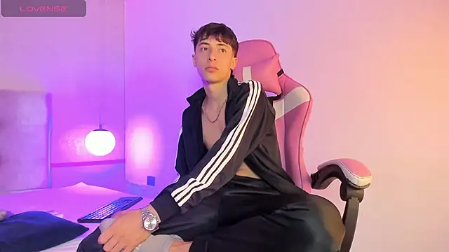 Snapshot of AlessandroDybala chatting on 01/03/25, 12:30 AlessandroDybala online show from 01/03/25, 12:30