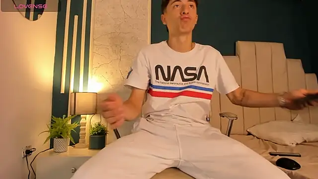 Snapshot of AlessandroDybala chatting on 01/18/25, 11:43 AlessandroDybala online show from 01/18/25, 11:43