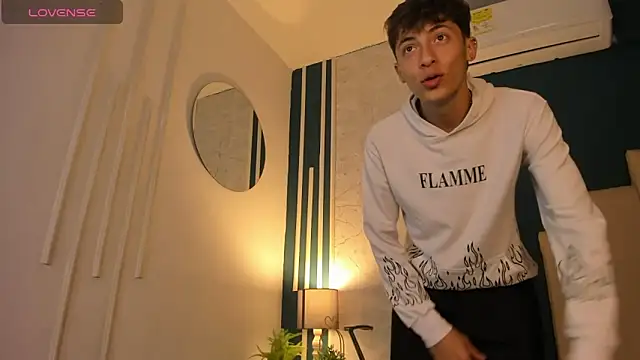 Snapshot of AlessandroDybala chatting on 01/21/25, 12:18 AlessandroDybala online show from 01/21/25, 12:18