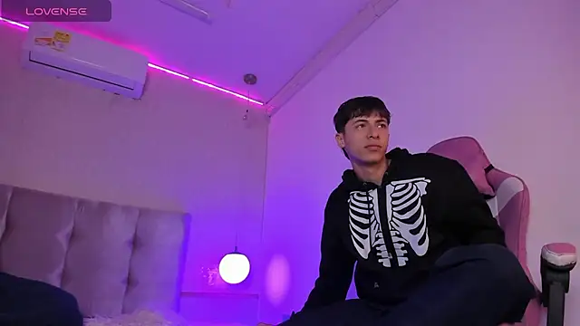 Snapshot of AlessandroDybala chatting on 01/25/25, 12:26 AlessandroDybala online show from 01/25/25, 12:26