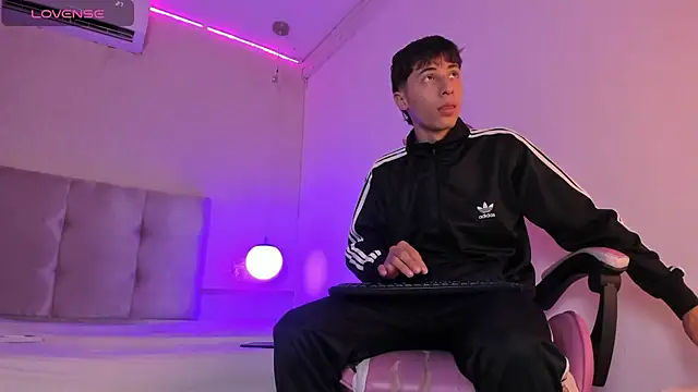 Snapshot of AlessandroDybala chatting on 02/02/25, 12:24 AlessandroDybala online show from 02/02/25, 12:24