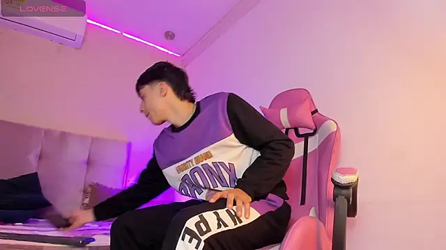 Snapshot of AlessandroDybala chatting on 02/18/25, 11:44 AlessandroDybala online show from 02/18/25, 11:44