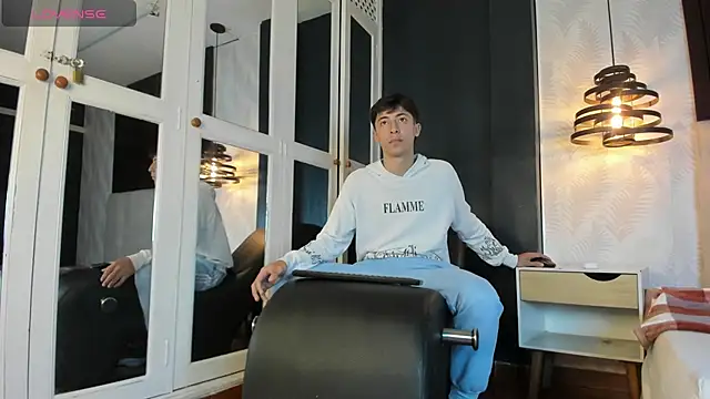 Snapshot of AlessandroDybala chatting on 02/20/25, 12:04 AlessandroDybala online show from 02/20/25, 12:04