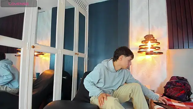 Snapshot of AlessandroDybala chatting on 02/23/25, 12:16 AlessandroDybala online show from 02/23/25, 12:16