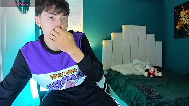 Snapshot of AlessandroDybala chatting on 02/28/25, 12:09 AlessandroDybala online show from 02/28/25, 12:09