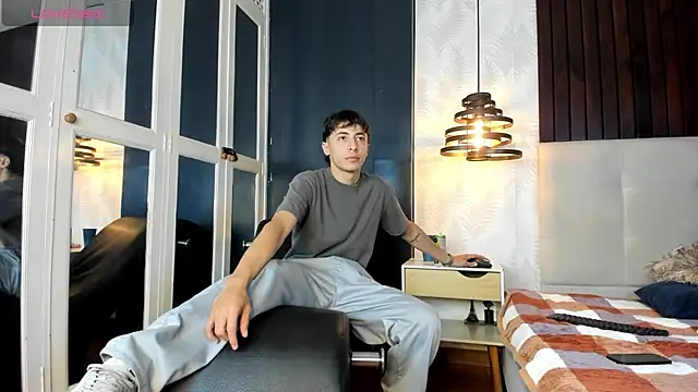 Snapshot of AlessandroDybala chatting on 03/13/25, 03:50 AlessandroDybala online show from 03/13/25, 03:50