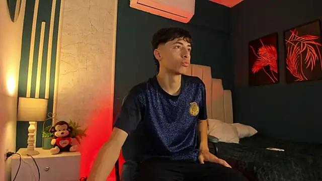 Snapshot of AlessandroDybala chatting on 03/20/25, 12:00 AlessandroDybala online show from 03/20/25, 12:00