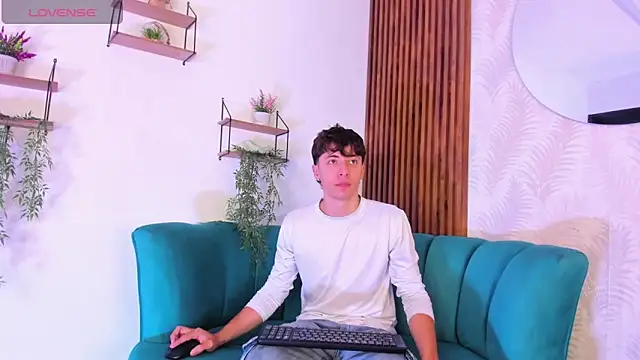 Snapshot of AlessandroDybala chatting on 09/24/25, 11:46 AlessandroDybala online show from 09/24/25, 11:46