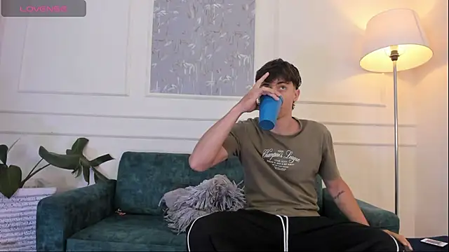 Snapshot of AlessandroDybala chatting on 10/08/25, 12:03 AlessandroDybala online show from 10/08/25, 12:03