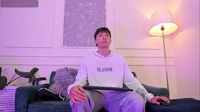 Snapshot of AlessandroDybala chatting on 10/09/25, 12:03 AlessandroDybala online show from 10/09/25, 12:03