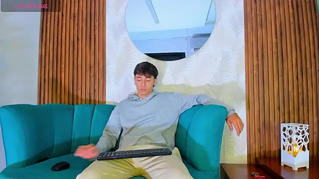 Snapshot of AlessandroDybala chatting on 10/12/25, 12:37 AlessandroDybala online show from 10/12/25, 12:37