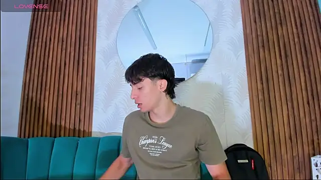 Snapshot of AlessandroDybala chatting on 10/15/25, 12:05 AlessandroDybala online show from 10/15/25, 12:05