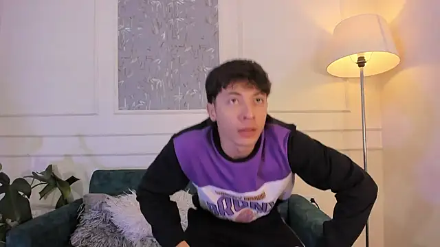 Snapshot of AlessandroDybala chatting on 10/19/25, 12:28 AlessandroDybala online show from 10/19/25, 12:28