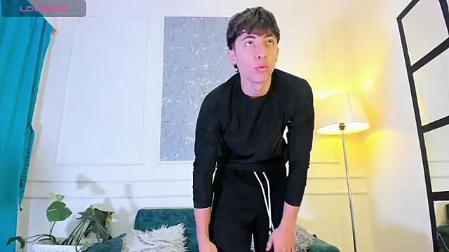 Snapshot of AlessandroDybala chatting on 10/21/25, 12:06 AlessandroDybala online show from 10/21/25, 12:06