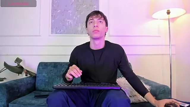 Snapshot of AlessandroDybala chatting on 12/16/25, 12:43 AlessandroDybala online show from 12/16/25, 12:43