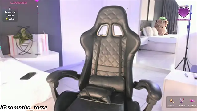 Snapshot of Leyli_Doll chatting on 11/06/25, 08:43 Leyli Doll online show from 11/06/25, 08:43