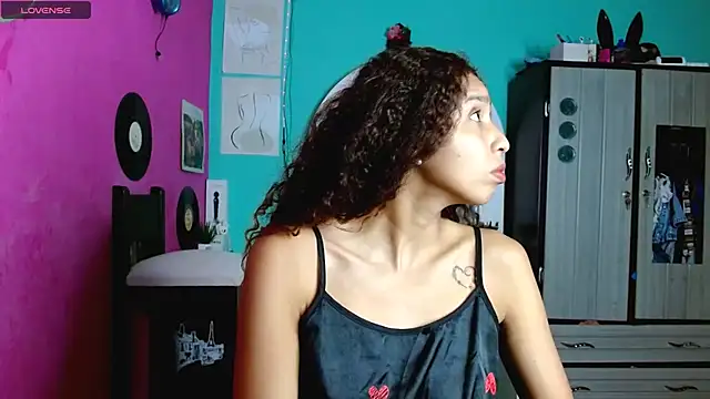 sensitive brunette online show from 10/02/25, 11:56