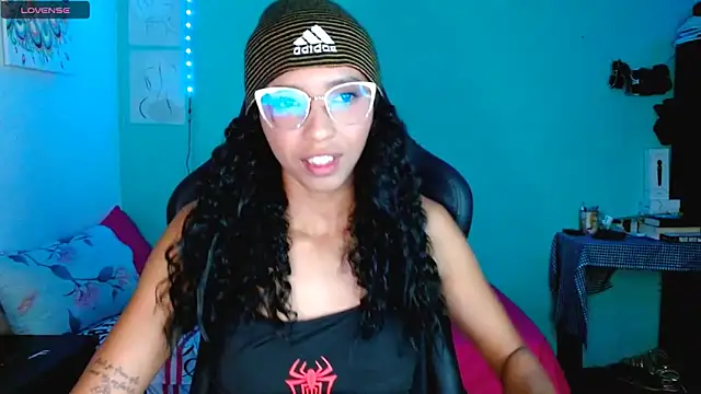 Snapshot of sensitive_brunette chatting on 04/12/26, 01:21 sensitive brunette online show from 04/12/26, 01:21