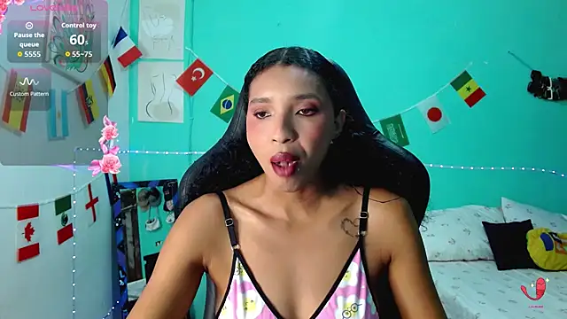 Snapshot of sensitive_brunette chatting on 06/13/26, 01:25 sensitive brunette online show from 06/13/26, 01:25