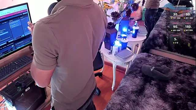 Tom cooper  online show from 10/22/25, 12:05