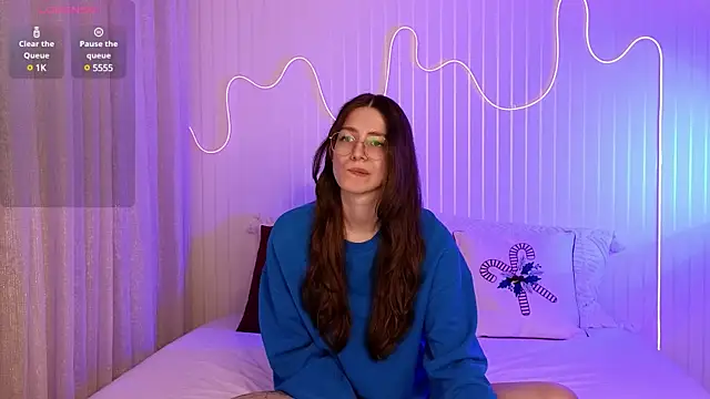 Ester Hill online show from 12/17/24, 12:12