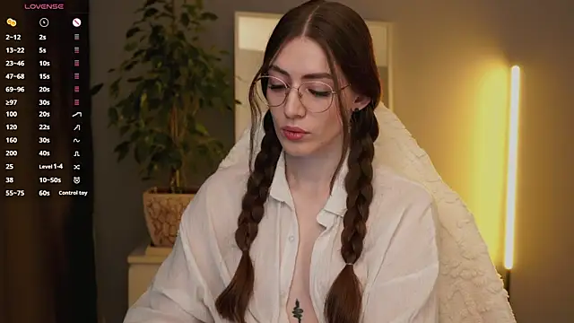 Ester Hill online show from 09/20/25, 01:06