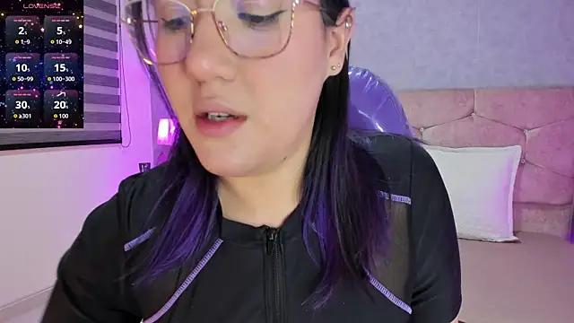 sweet--emily online show from 10/09/25, 04:21