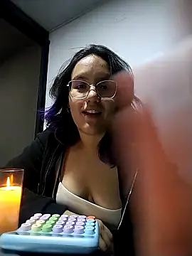 sweet--emily online show from 10/19/25, 06:47