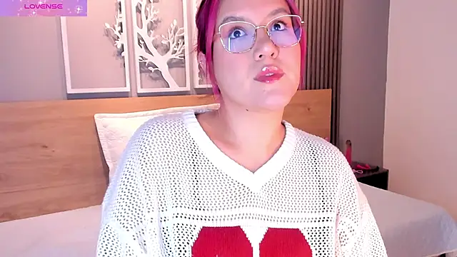 sweet--emily online show from 12/16/25, 03:55