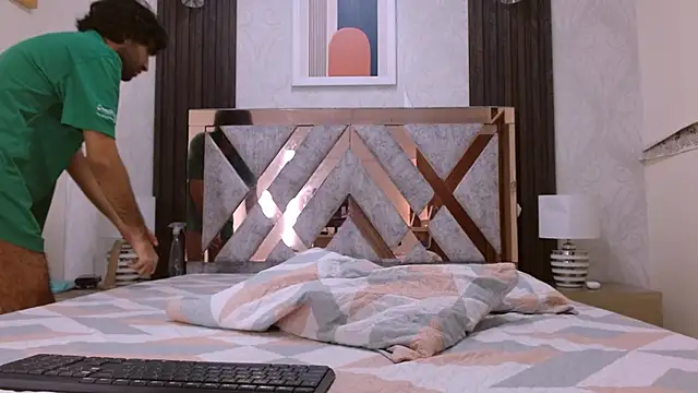 MilanZaire online show from 12/24/24, 11:00