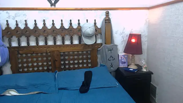 MilanZaire online show from 03/02/25, 02:19