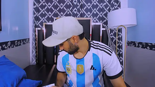 MilanZaire online show from 10/23/25, 12:43