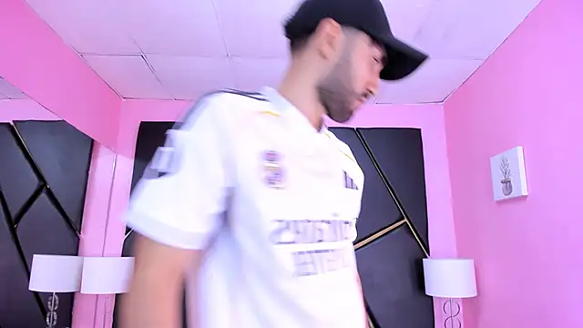 MilanZaire online show from 11/15/25, 12:52