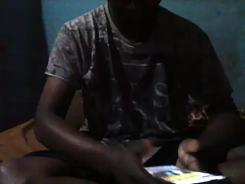 Snapshot of little__joy chatting on 11/04/25, 06:01 little joy online show from 11/04/25, 06:01