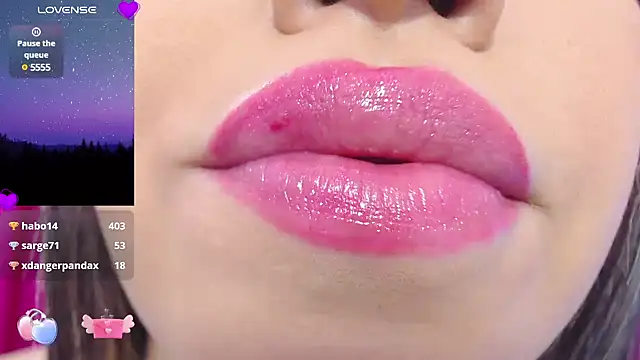 Snapshot of krysten_ritter2 chatting on 02/08/25, 09:46 krysten ritter2 online show from 02/08/25, 09:46